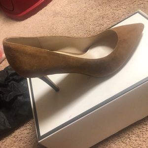 WHITE HOUSE BLACK MARKET HEELS ! NEVER WORN !